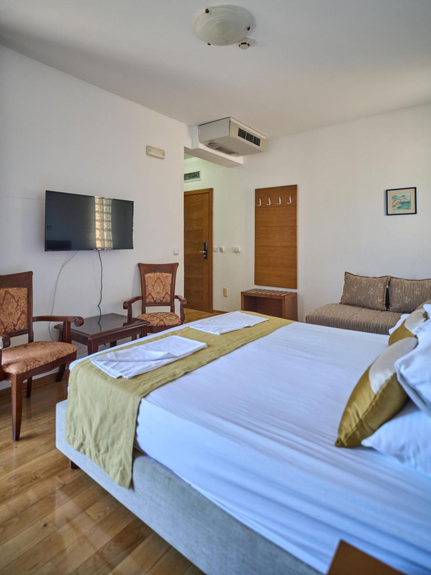 Hotel Petrovac Exterior foto